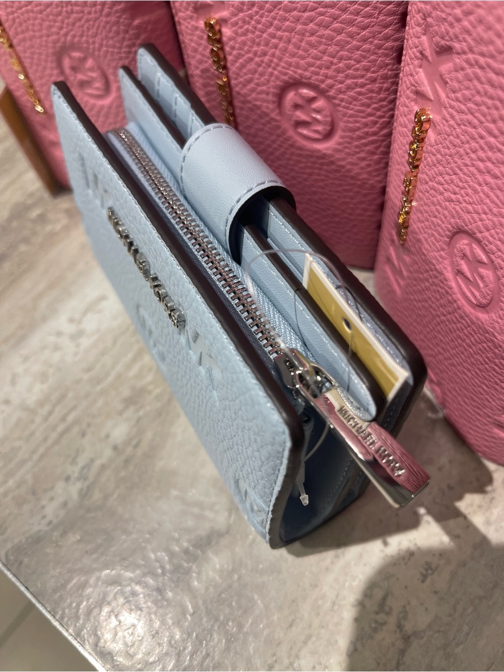 Michael Kors JST Md Logo Debossed Bifold Bilfold Compact Wallet
Pale Ocean
NWT - Picture 15 of 16